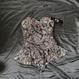 Tommy Hilfiger Leopard Shore
Shapewear Swimwear Size 14